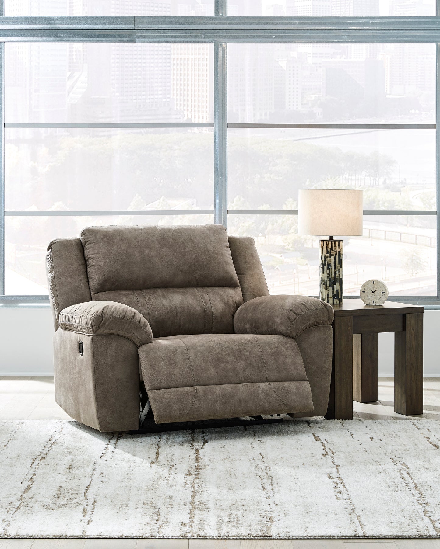 Laresview Zero Wall Wide Seat Recliner-- Fossil Color