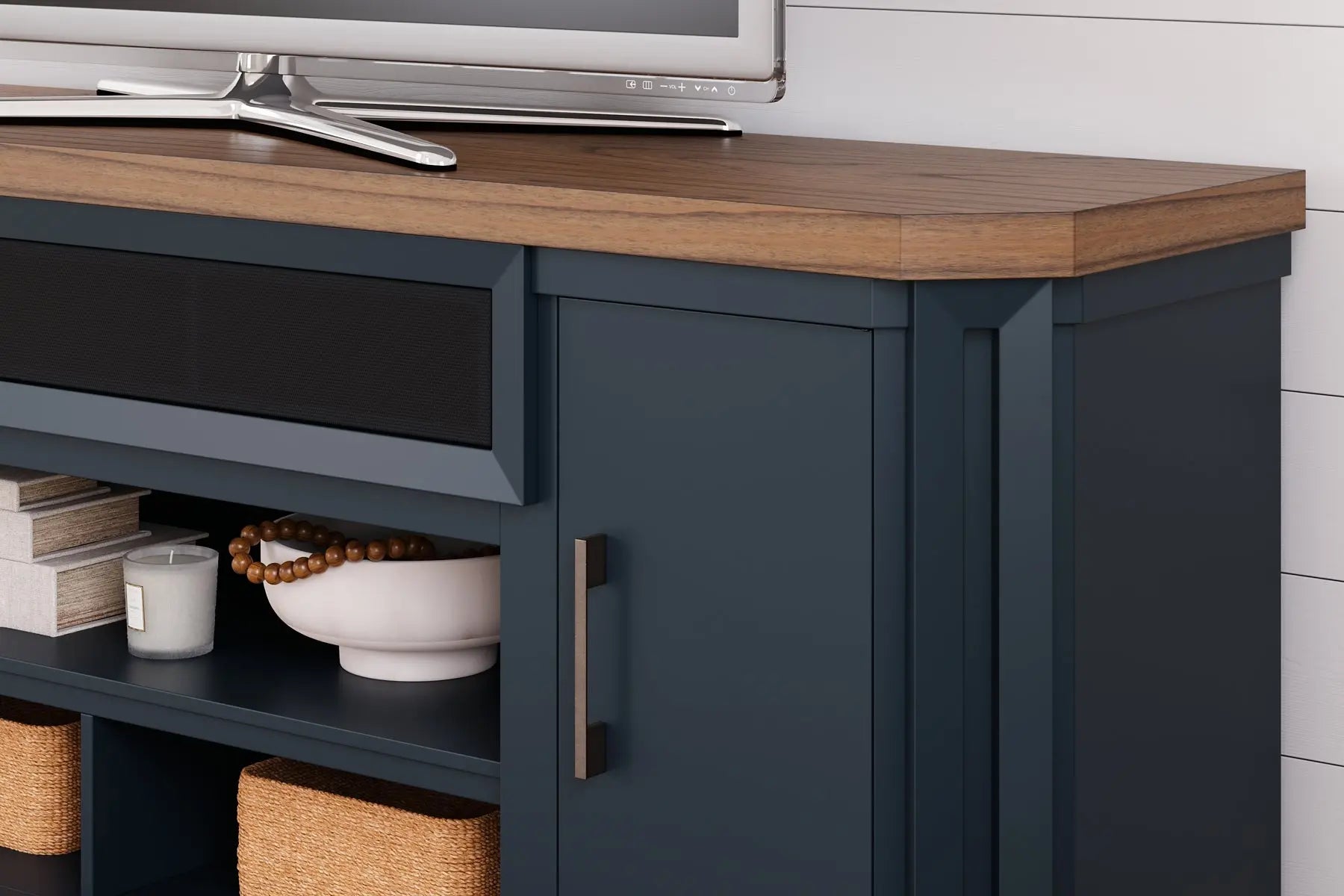 Landocken XL TV Stand w/Fireplace Option Premier Furniture & Mattress