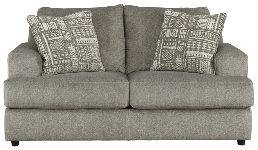 Soletren Loveseat