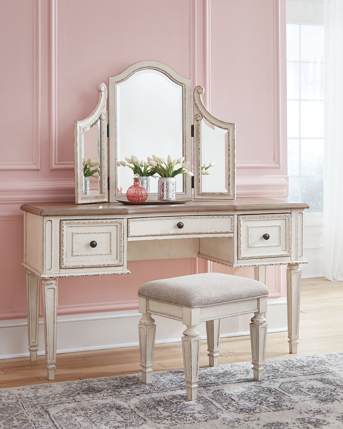 Realyn Vanity/Mirror/Stool (3/CN)