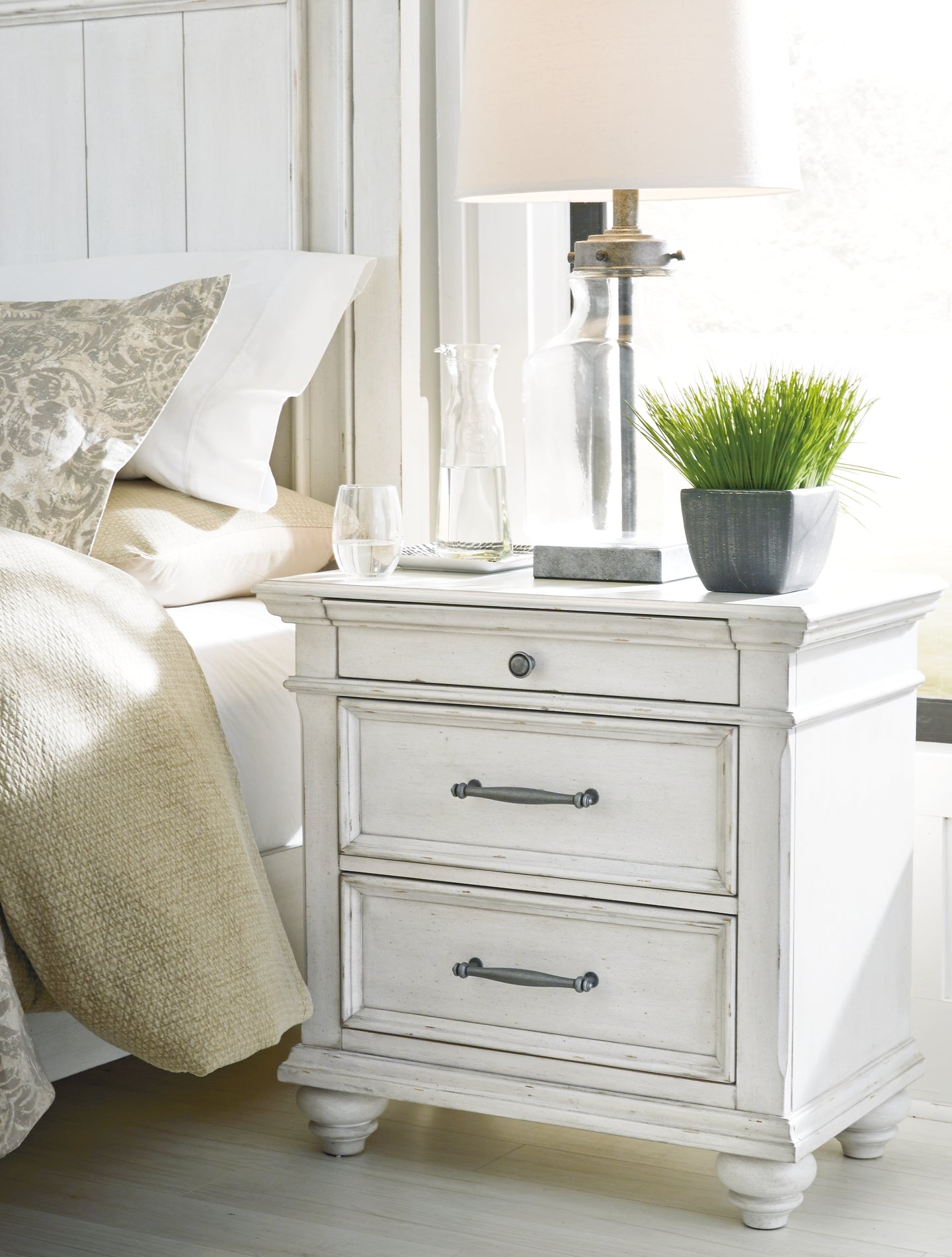 Kanwyn Three Drawer Night Stand